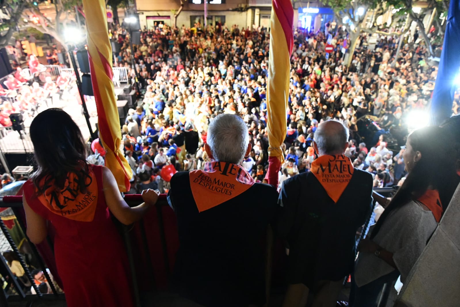 Pregó de la Festa Major de Sant Mateu des del balcó de l'Ajuntament d'Esplugues